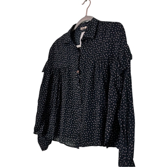 NWT Buckles Gimmicks by BKE Ruffled Blouse - Picture 5 of 10